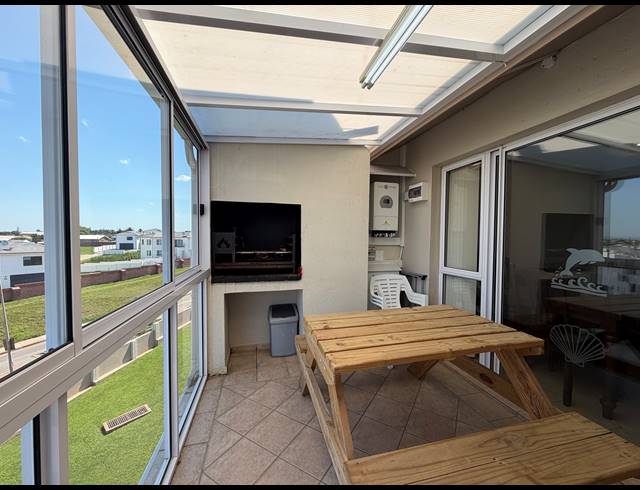 2 BEDROOM APARTMENT FOR SALE IN JEFFREYS BAY CENTRAL